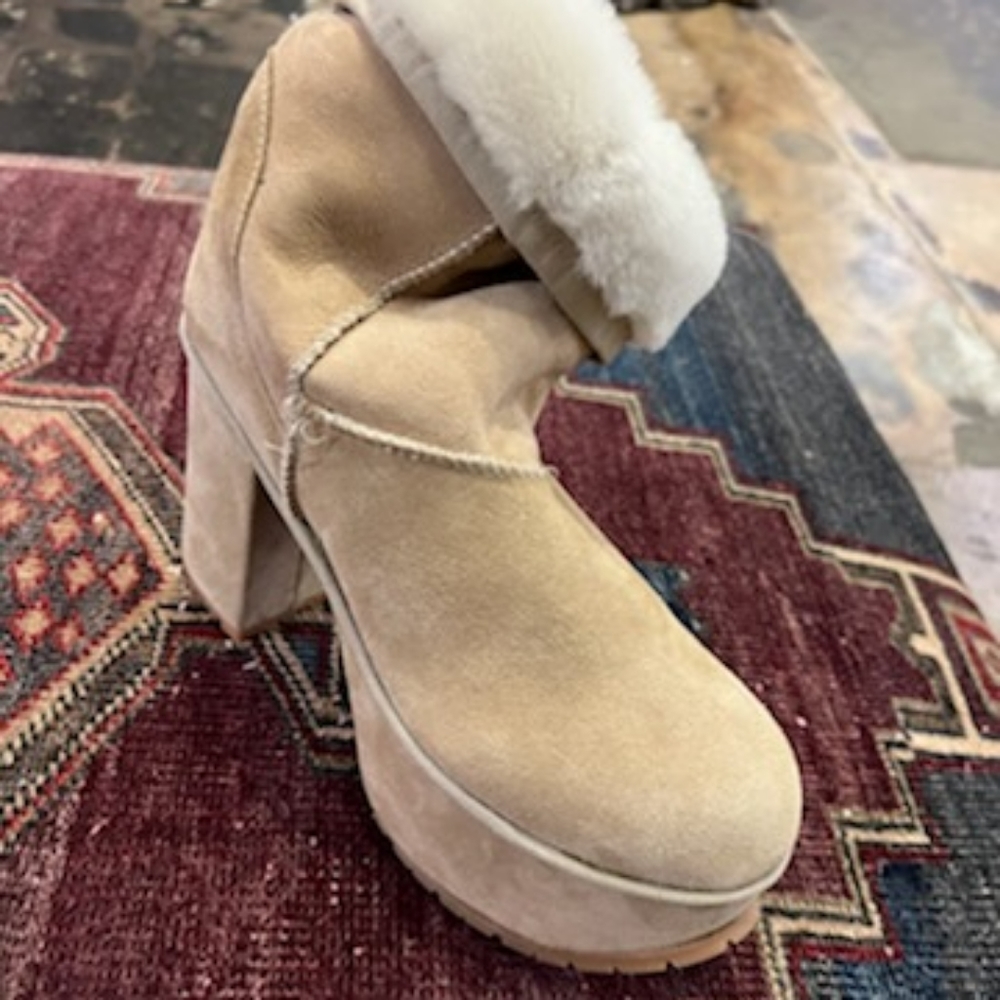 New $995 R13 boots - Picture 3 of 5